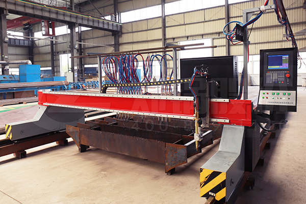 全自動數(shù)控切割機(jī)